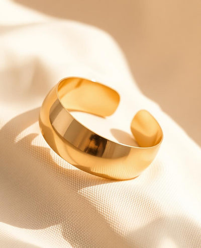 Solène Wide Gold Cuff